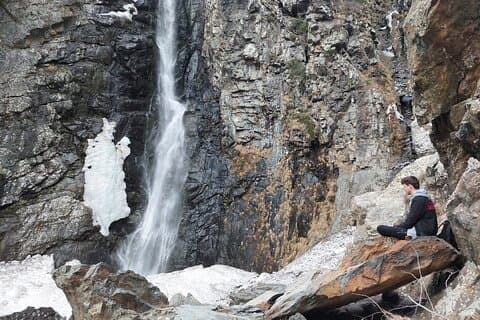 Kazbegi:Hiking to Gveleti Waterfall