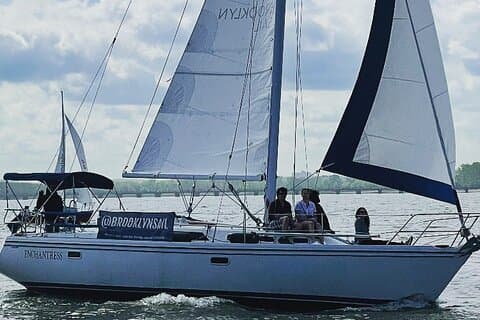 2.5-hour Guided Sailboat Tour
