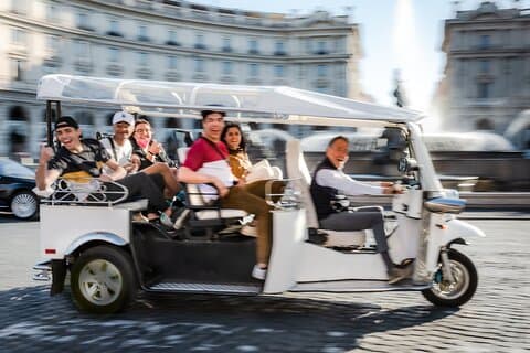 Private: 3 hours ETuk Tour in Rome