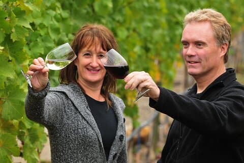 Kelowna E-Bike Wine Tour, Tastings, Lunch & Okanagan Views