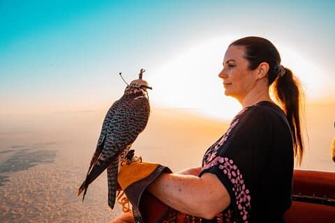 Deluxe Dubai Balloon Ride with Breakfast and Falconry Show