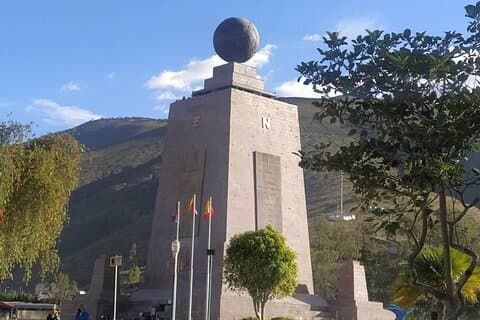 Mindo and Half of the World: Nature, Waterfalls and Culture