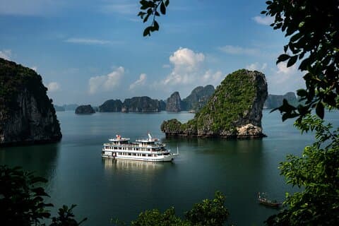Swan Cruises Halong & Bai Tu Long Bay 2D1N & 3D2N - All inclusive