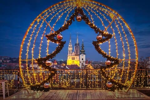 Private Christmas Walking Tour with Mulled Wine in Zagreb