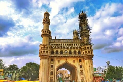 Hyderabad Full-Day City Tour by Car with Guide & Entry Fee Option