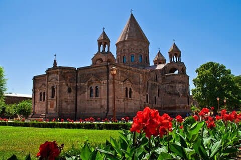 Tsitsernakaber-Hripsime-Echmiatsin-Noy brandy factory