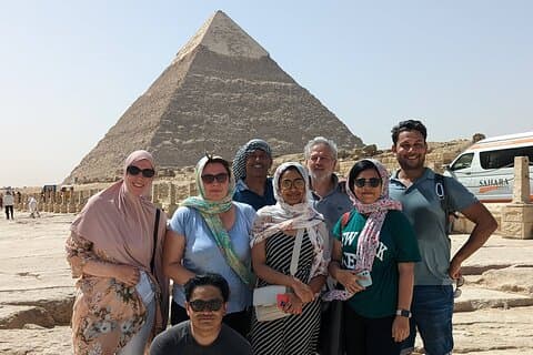 Private full day tour in Pyramids of Giza, Memphis and Saqqara