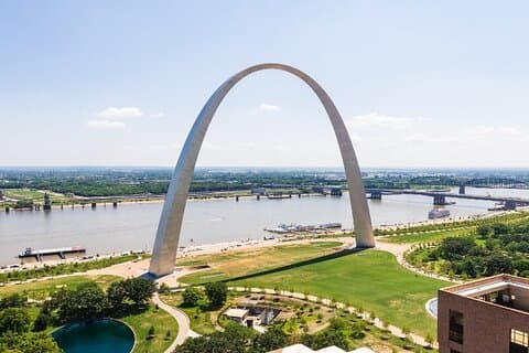 St Louis Arch and River Cruise Small Group Tour