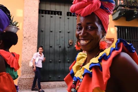FULL TOUR WITH LUNCH IN FAVORITE PLACE OF ANTHONY BOURDAIN
