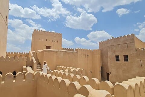 Full-Day Nizwa Fort, Bahla Fort and Jabreen Castle Private Tour