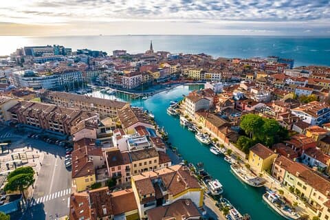 The Essence of Venice in a Stress Free Small group Walking Tour