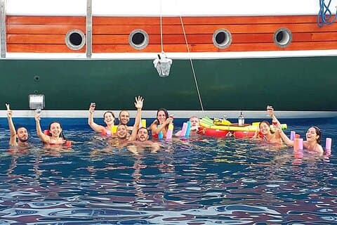 Bodrum Private Gulet Cruise with a Mediterranean Lunch