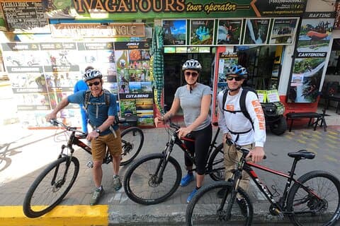 By Bike the best route of the waterfalls .