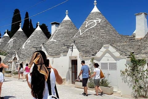 Toast : Alberobello, Locorotondo, Ostuni, guided tour & Brunch