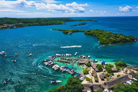 Full Day Tour of 5 Must-See Places in the Rosario Islands