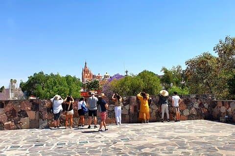 Recorrido Histórico a Pie: Descubre y Explora San Miguel (ES/EN)