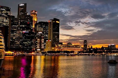Singapore: Sunset Kick Scooter Tour
