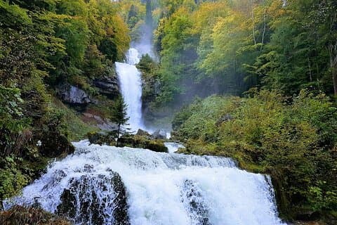 Private Day tour from Interlaken: Lake, Gorge & Waterfall