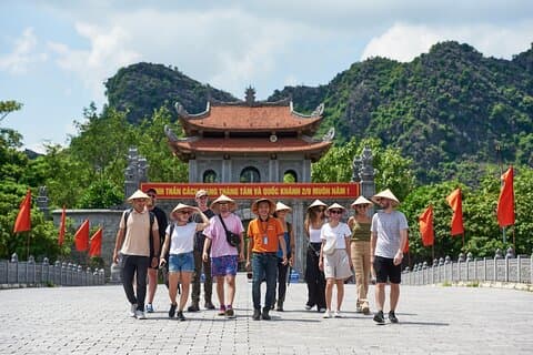 Ninh Binh Day Trip: Hoa Lu-Trang An/Tam Coc-Mua Cave-Cycling-Boat