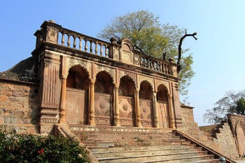 Food Walk of Jhansi (2 Hours Guided Walking Tour)