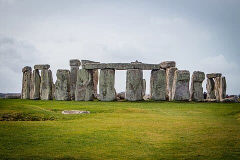 Stonehenge, Salisbury Cathedral & Old Sarum Day trip from Bath