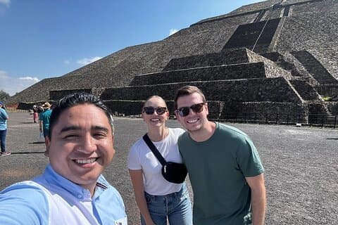 Private Tour: Teotihuacán Pyramids & Basilica of Guadeloupe
