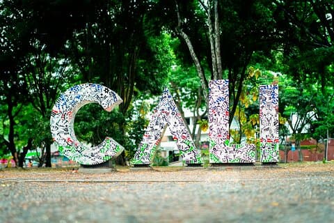 Cali: Walking tour of the historic center