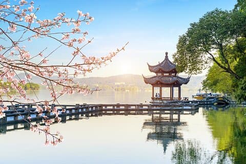 Private Tour to Hangzhou from Shanghai with Bullet Train Option