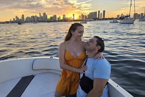 2 hrs Miami Private Boat with Cooler, Ice, Bluetooth Stereo