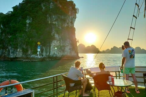 Best Halong 5 star Day Trip, inclusive,buffet,cave,kayak,transfer