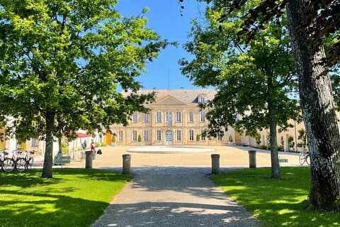 Medoc or Saint Emilion Wine Tasting and Chateau from Bordeaux