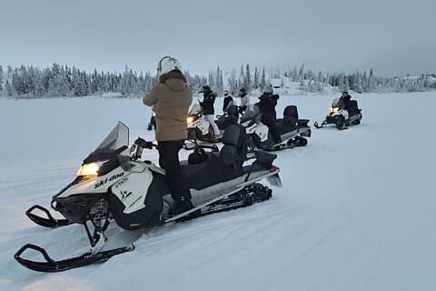 Snowmobile Adventure for Beginners in Yellowknife