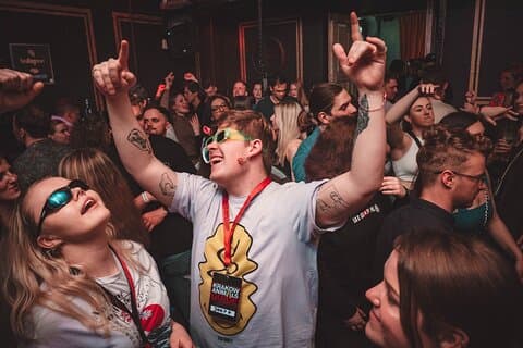 Krakow Pub Crawl with Free Alcohol & Karoake +4 Clubs/Bars
