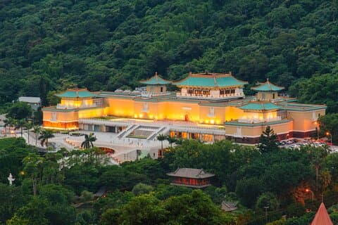Taipei National Palace Museum & Dadaocheng Cultural Day Tour