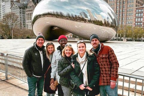 Chicago Walking Tour of Highlights with Free Bike or Kayak Rental