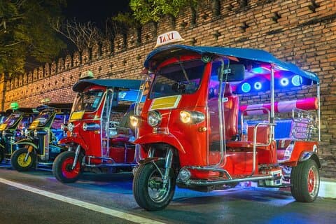 Chiang Mai Temples and Market Tuk Tuk Night Tour