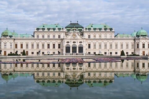 3 hour private tour in Vienna with private car