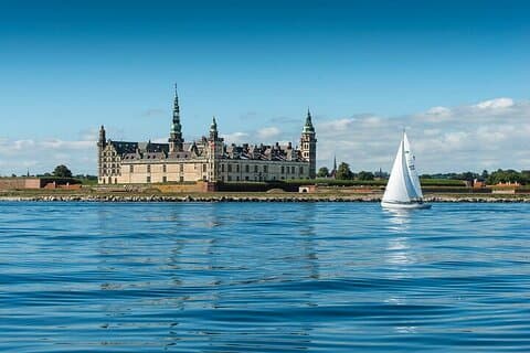 Easy Tour; Kronborg Castle and Frederiksborg Palace
