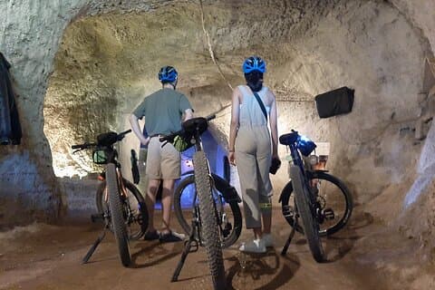 Appian Way Bike tour Underground with Catacombs & Lunch