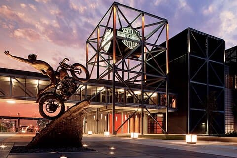 Chicago to Milwaukee Day Trip with Brewery Tour & City Highlights