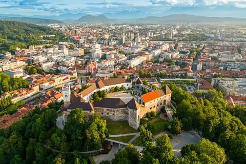 Ljubljana 2Hours Walking Tour with Local Guide
