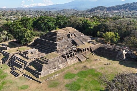 Mayan Pyramids & Lake Coatepeque: All-Inclusive Day Tour