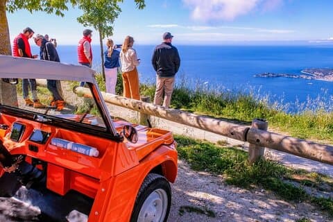 Discovery of the city of Nice by electric Méhari