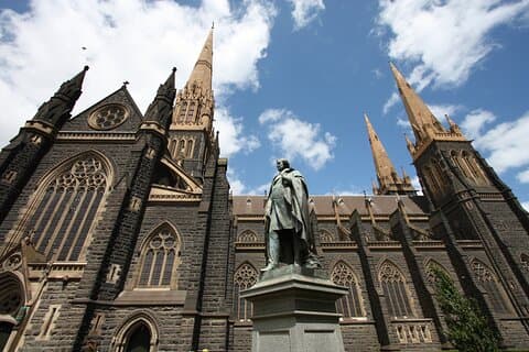 Half-Day Private Melbourne Tour: Highlights, laneways & beaches