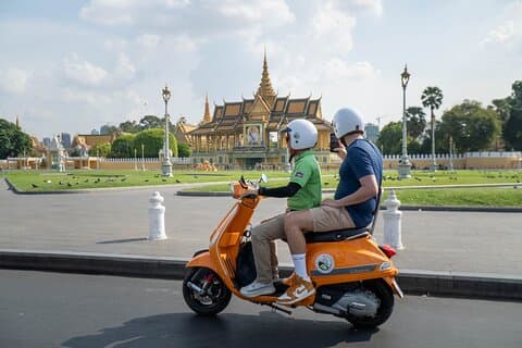 Phnom Penh: Highlights Tour Including National Museum
