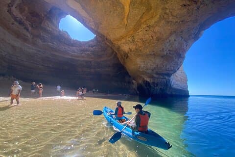 Kayak tour to Benagil Cave, guided by local native