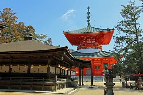Private Tour at the Sacred Sites in Koyasan