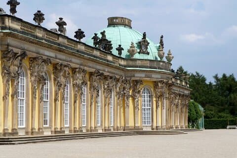 Guided Spanish Tour of Potsdam Discover its Beauty