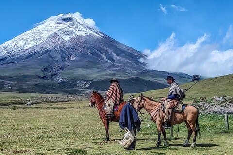 Cotopaxi tour from Quito -horseback ride and hike-NO TOURISTY way