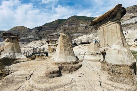 Day of Dinosaurs & Hoodoos from Calgary to Drumheller Badlands